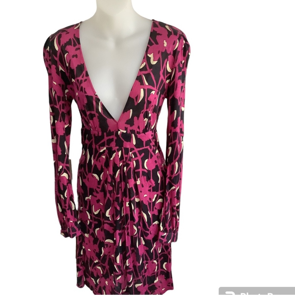 T-BAGS LOS ANGELES V NECK LONG SLEEVE PRINT DRESS